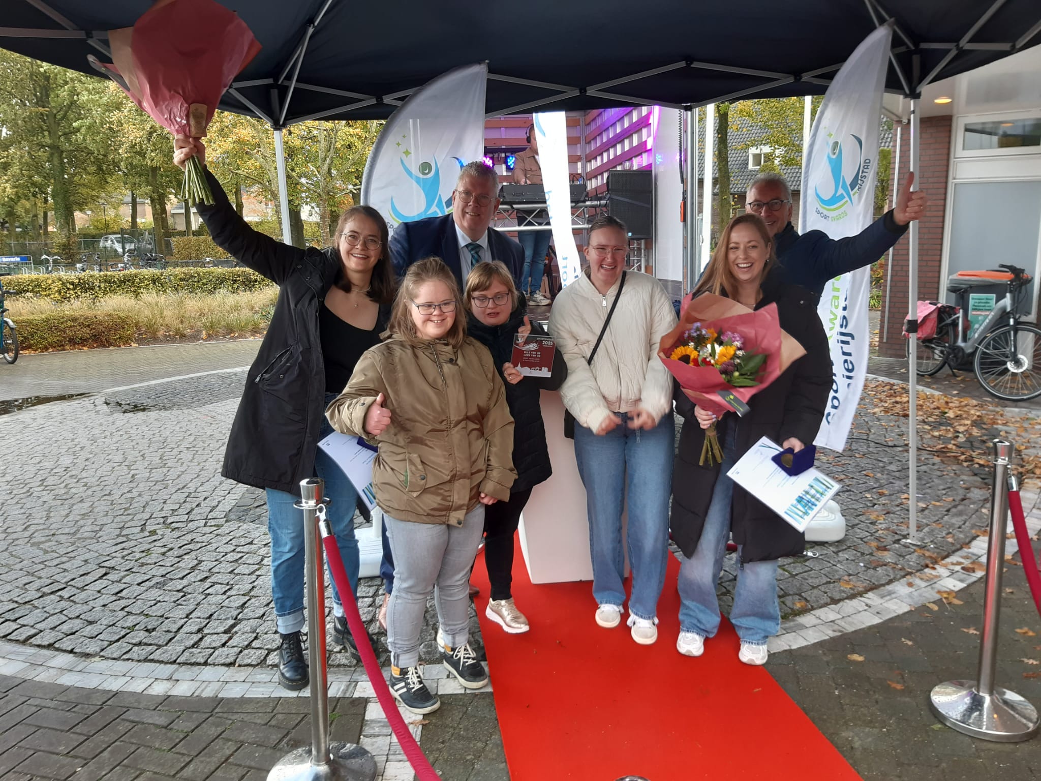 Elle en Loes van Os Sportvrijwilligers van het jaar 2025 Meierijstad